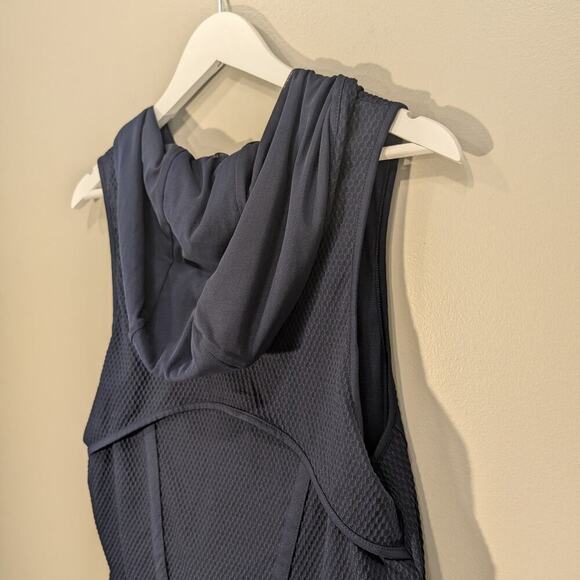 Lucky In Love Vest Hood Athletic Athleisure Running Hiking Biking - Size M - Picture 6 of 8